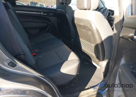 2013 Kia Sorento Lx V6 z USA, uszkodzony, nr VIN 5XYKTDA21DG399265